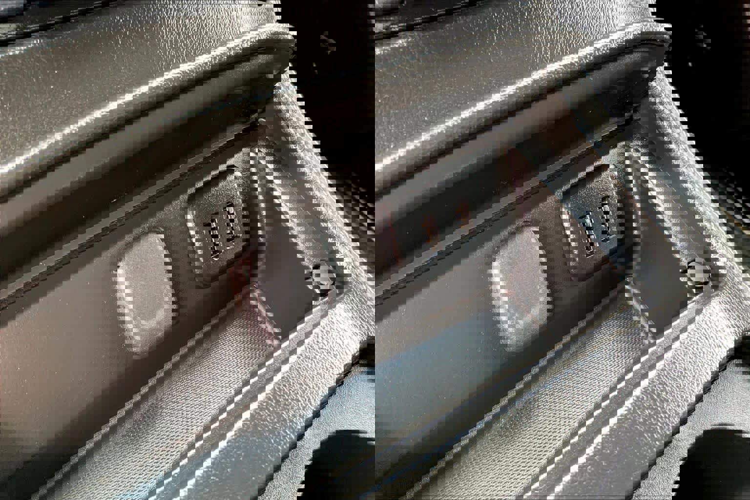 Used 2016 GMC Yukon XL Denali w/ Open Road Package image 31