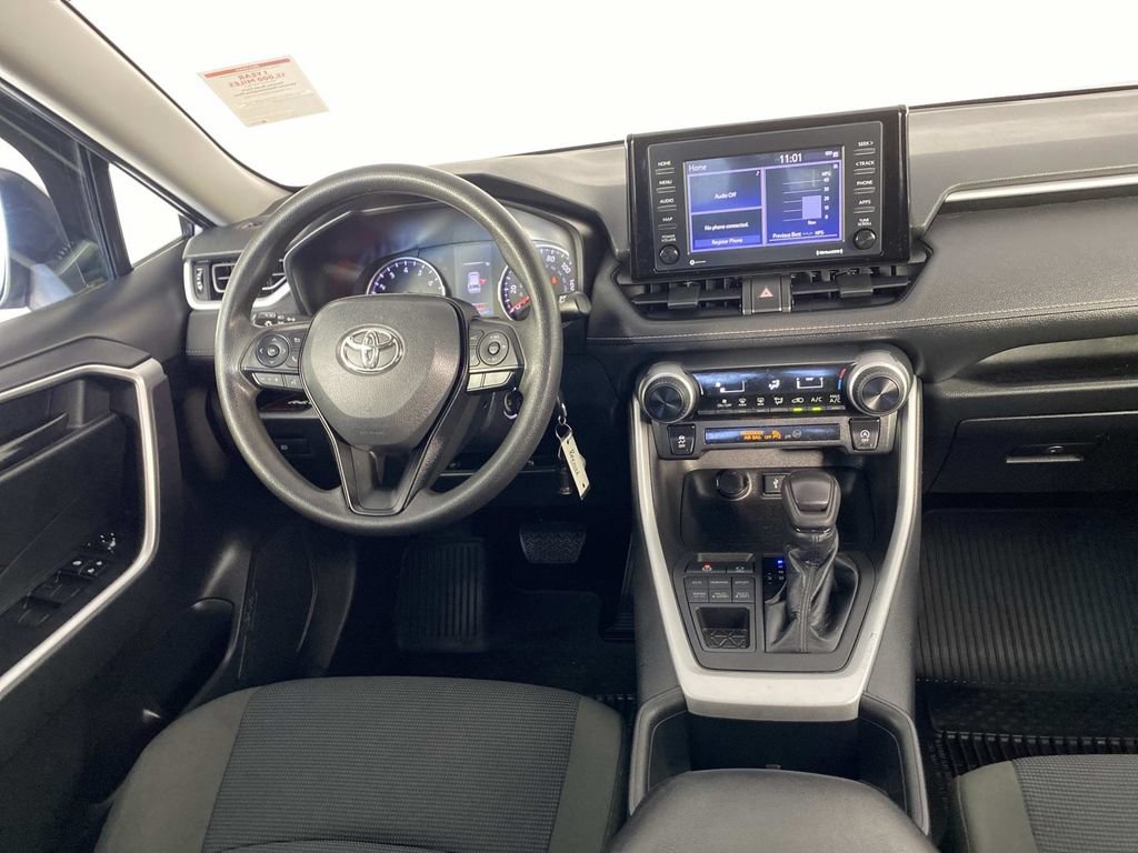 Used 2022 Toyota RAV4 LE AWD/4WD image 12