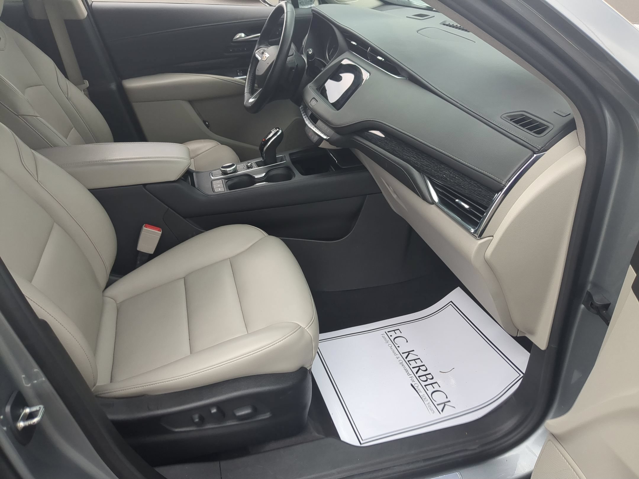 Certified 2023 Cadillac XT4 Premium Luxury w/ Cold Weather Package AWD/4WD image 27