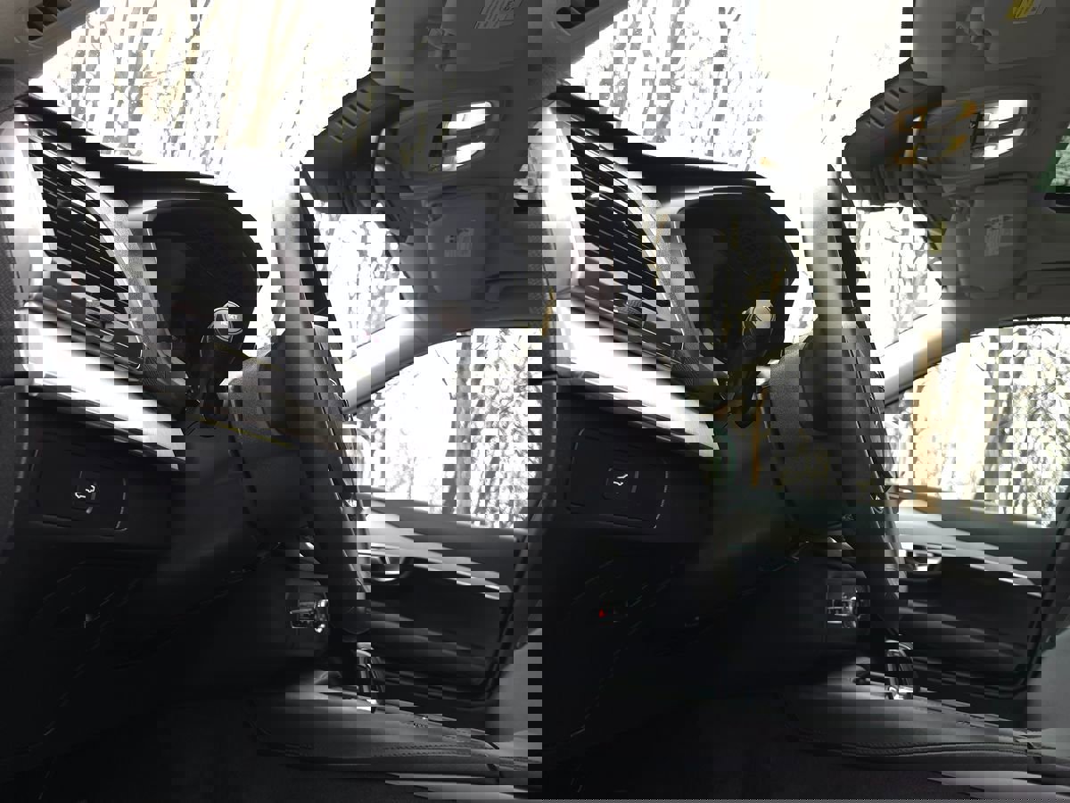 Used 2024 Volvo XC90 B5 Core w/ Climate Package image 33