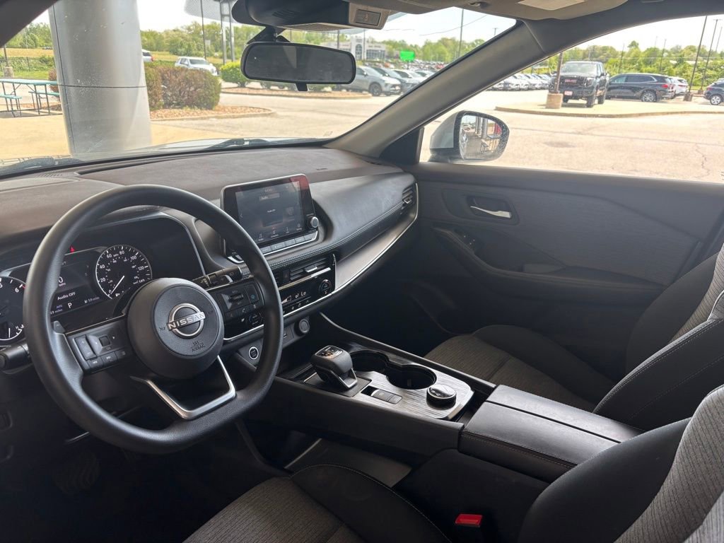 Used 2022 Nissan Rogue SV AWD/4WD image 14