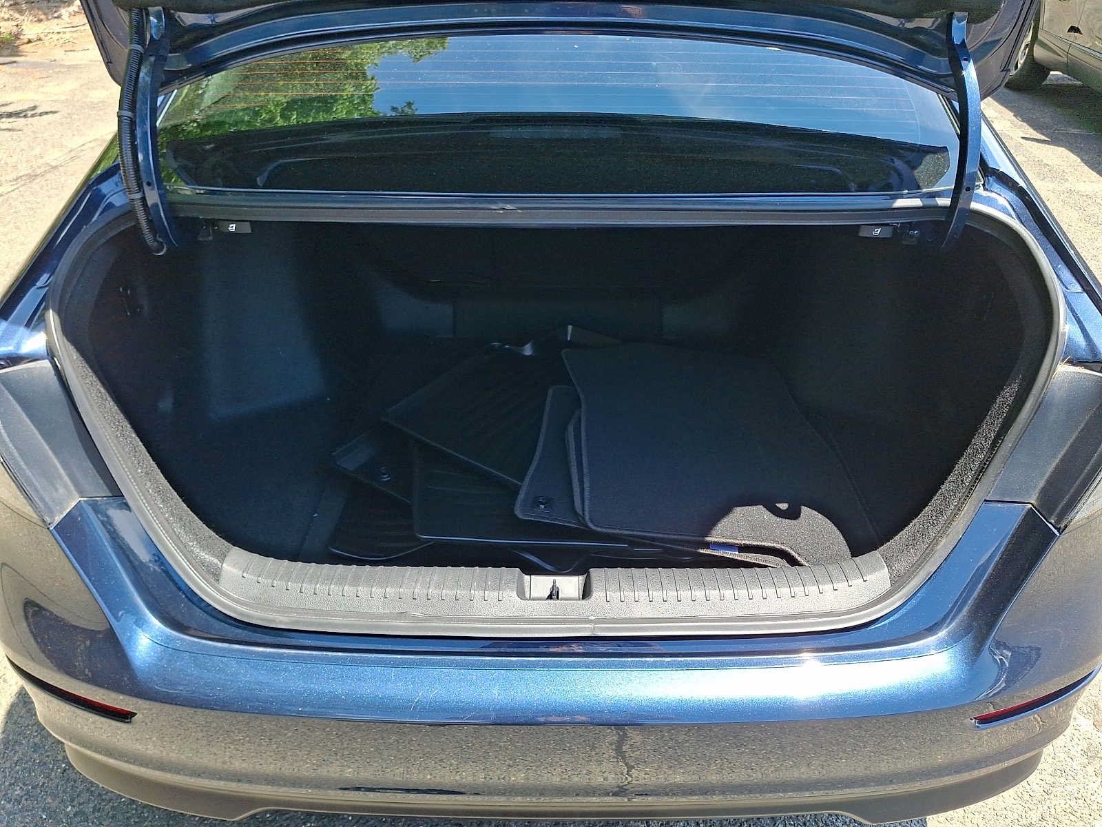 Certified 2023 Honda Accord EX image 29