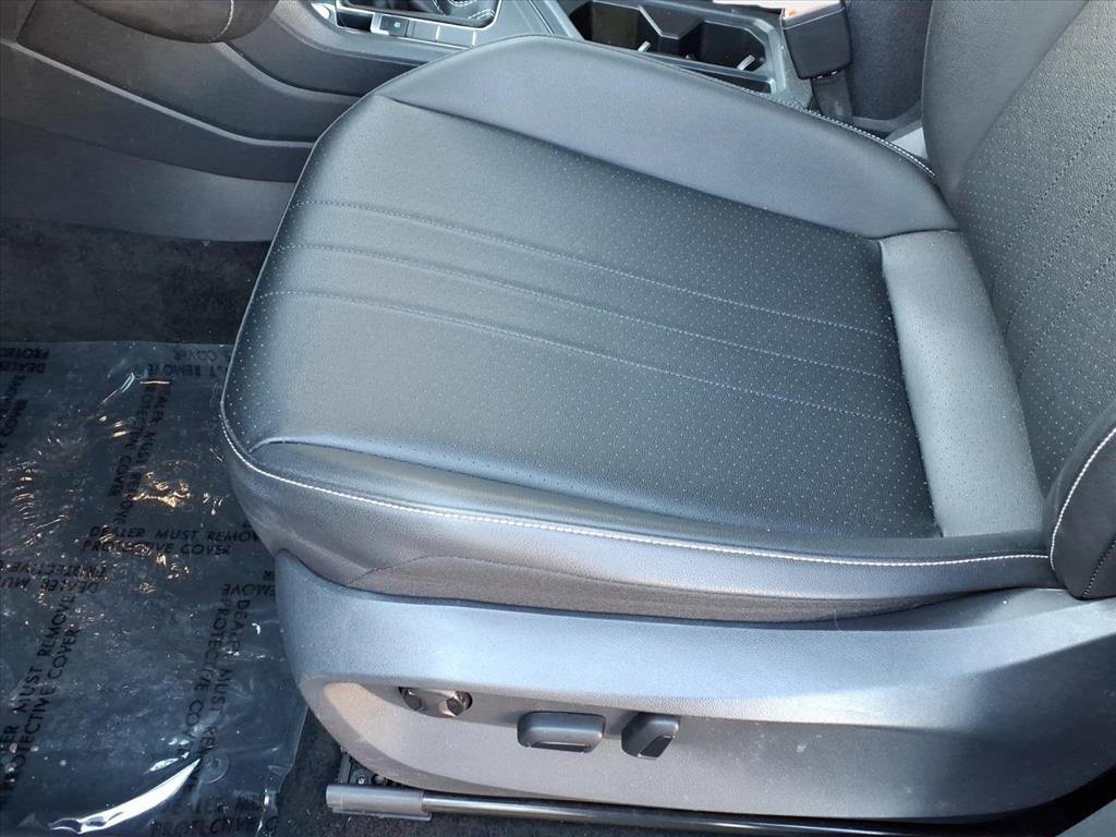 Used 2023 Volkswagen Tiguan SE image 16