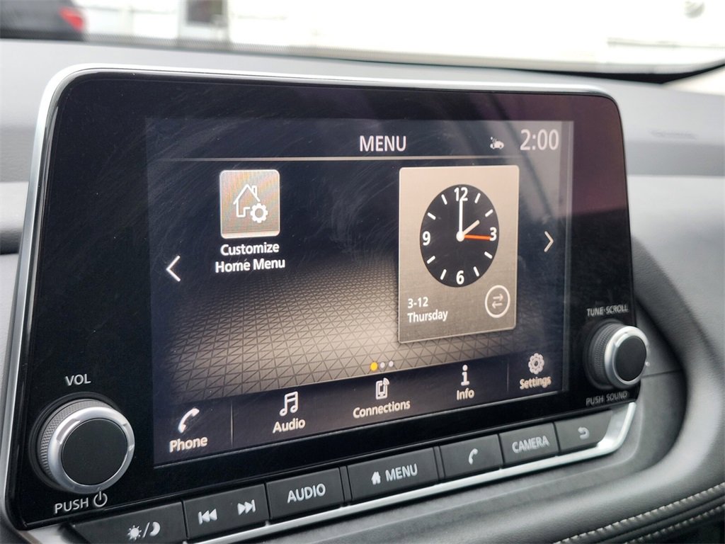 Used 2025 Nissan Rogue SV image 18