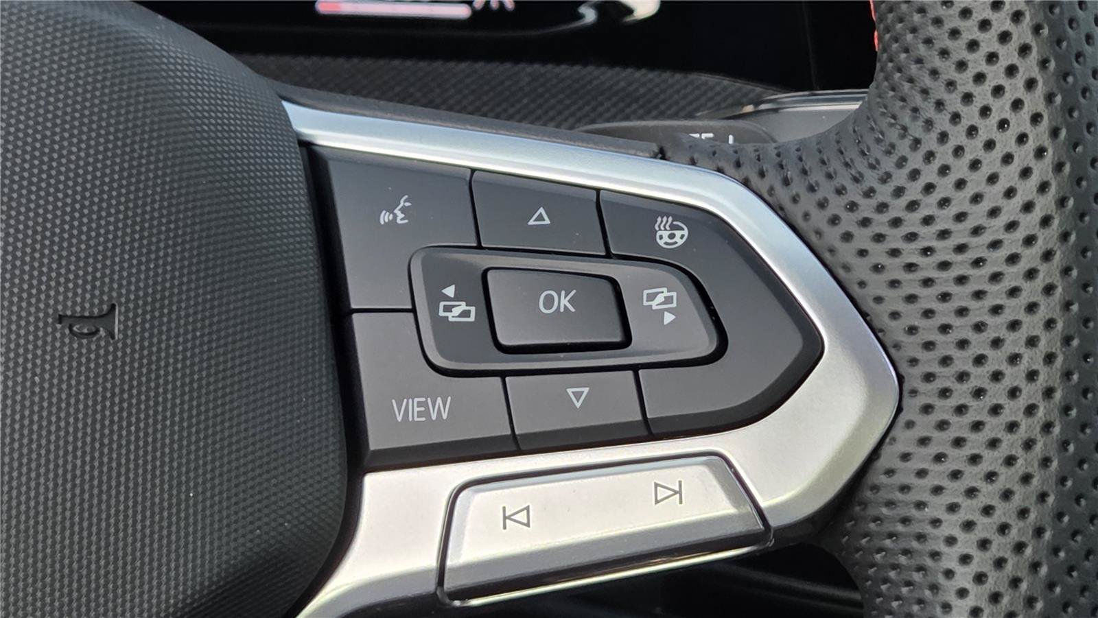 New 2026 Volkswagen GTI SE FWD image 19