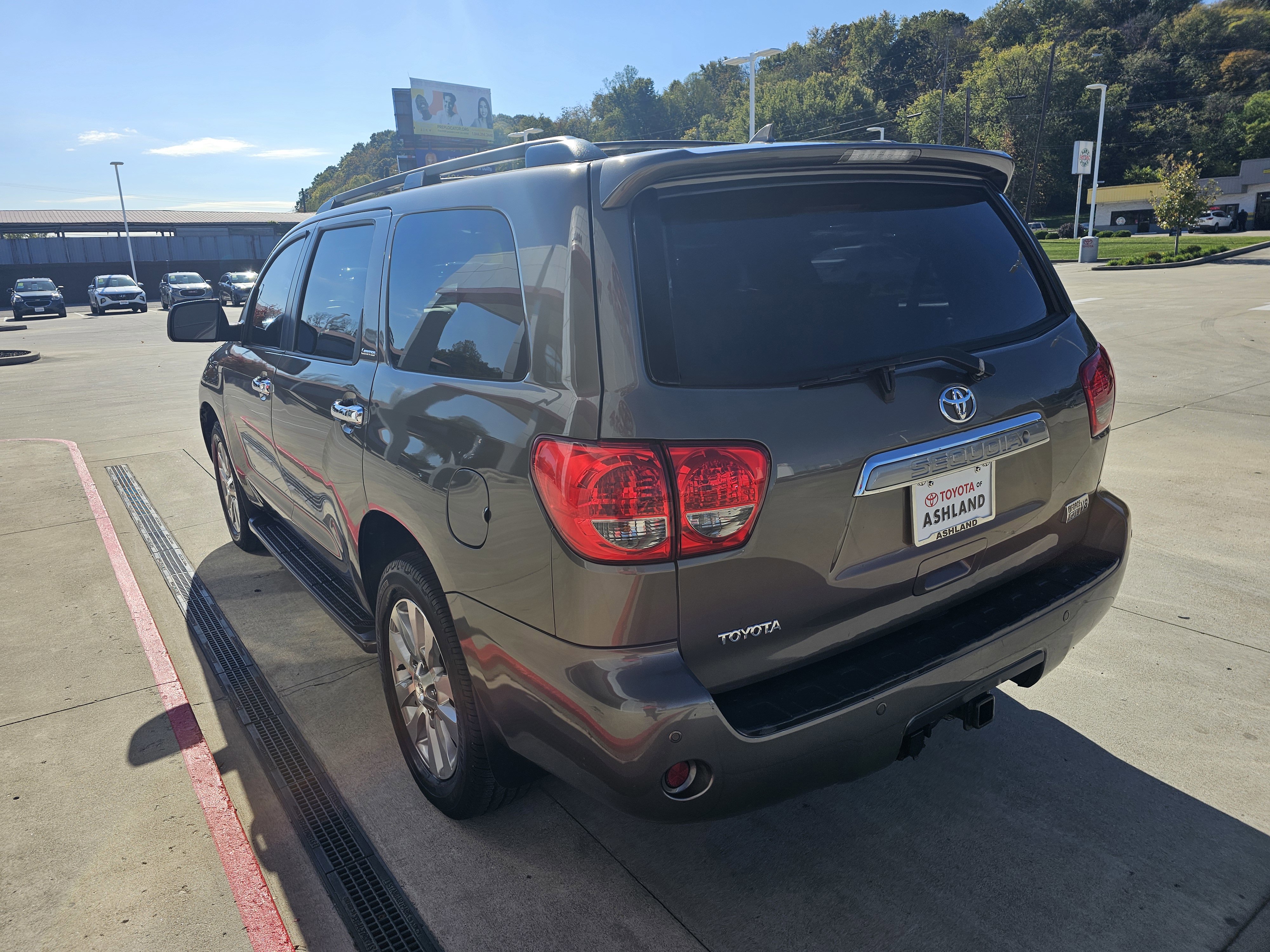 Used 2010 Toyota Sequoia Limited image 8