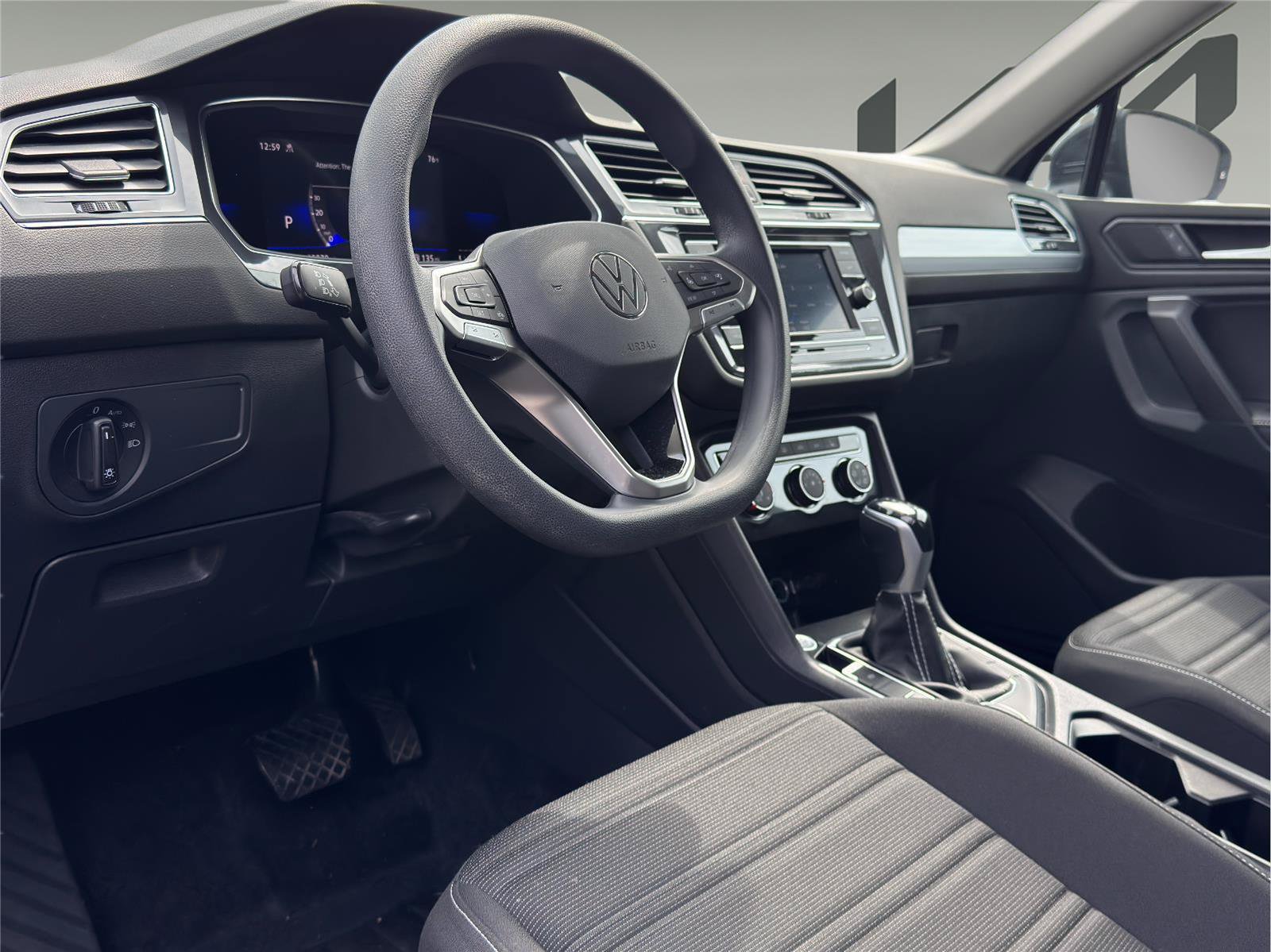 Used 2022 Volkswagen Tiguan S image 9