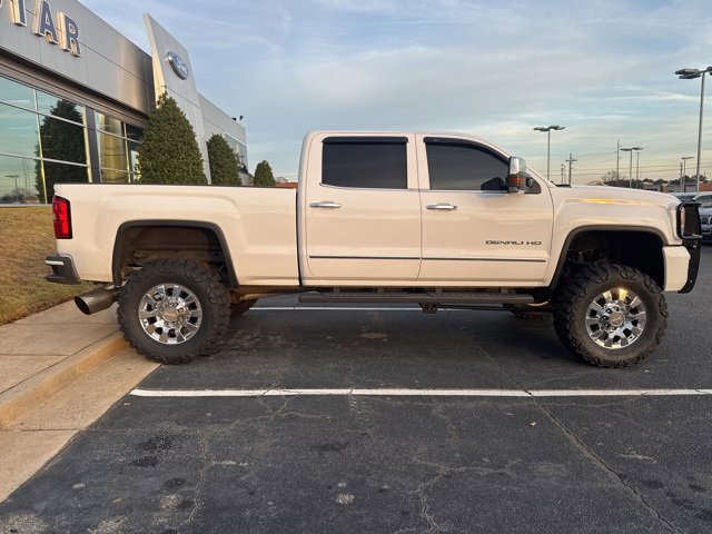 Used 2015 GMC Sierra 3500 Denali w/ Duramax Plus Package image 2
