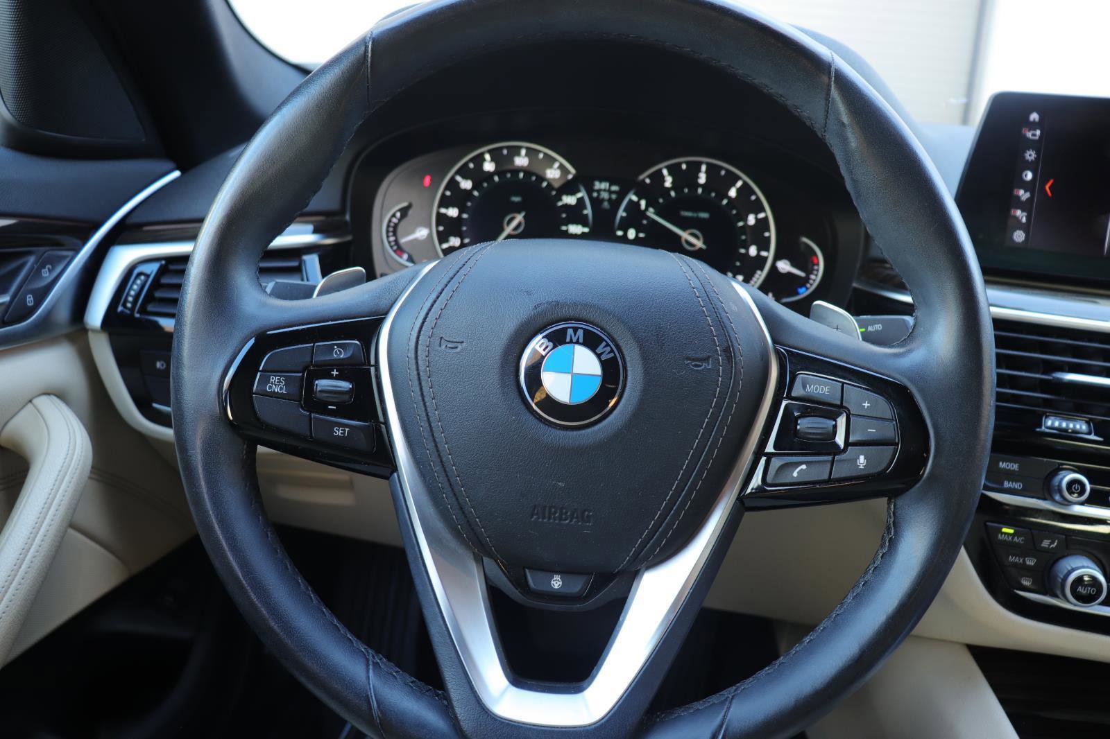 Used 2018 BMW 530i w/ Premium Package image 23