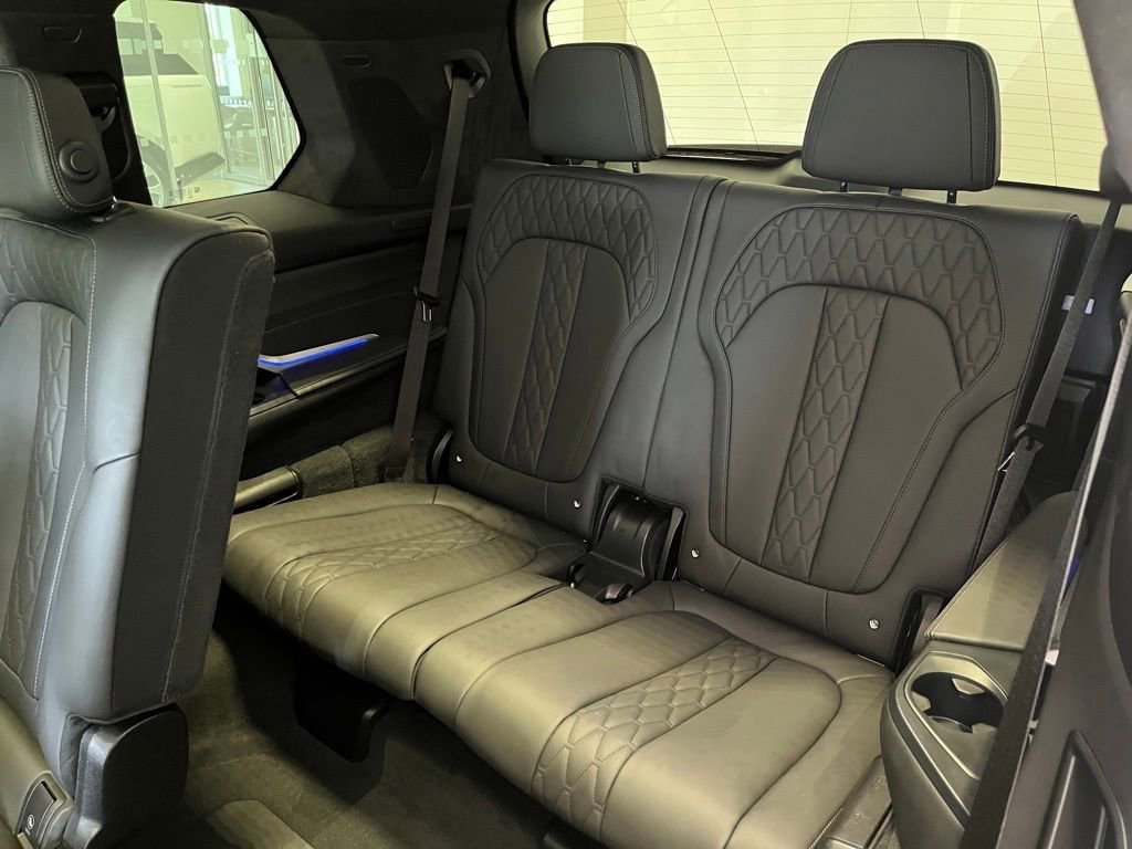 Used 2022 BMW X7 xDrive40i AWD/4WD image 28