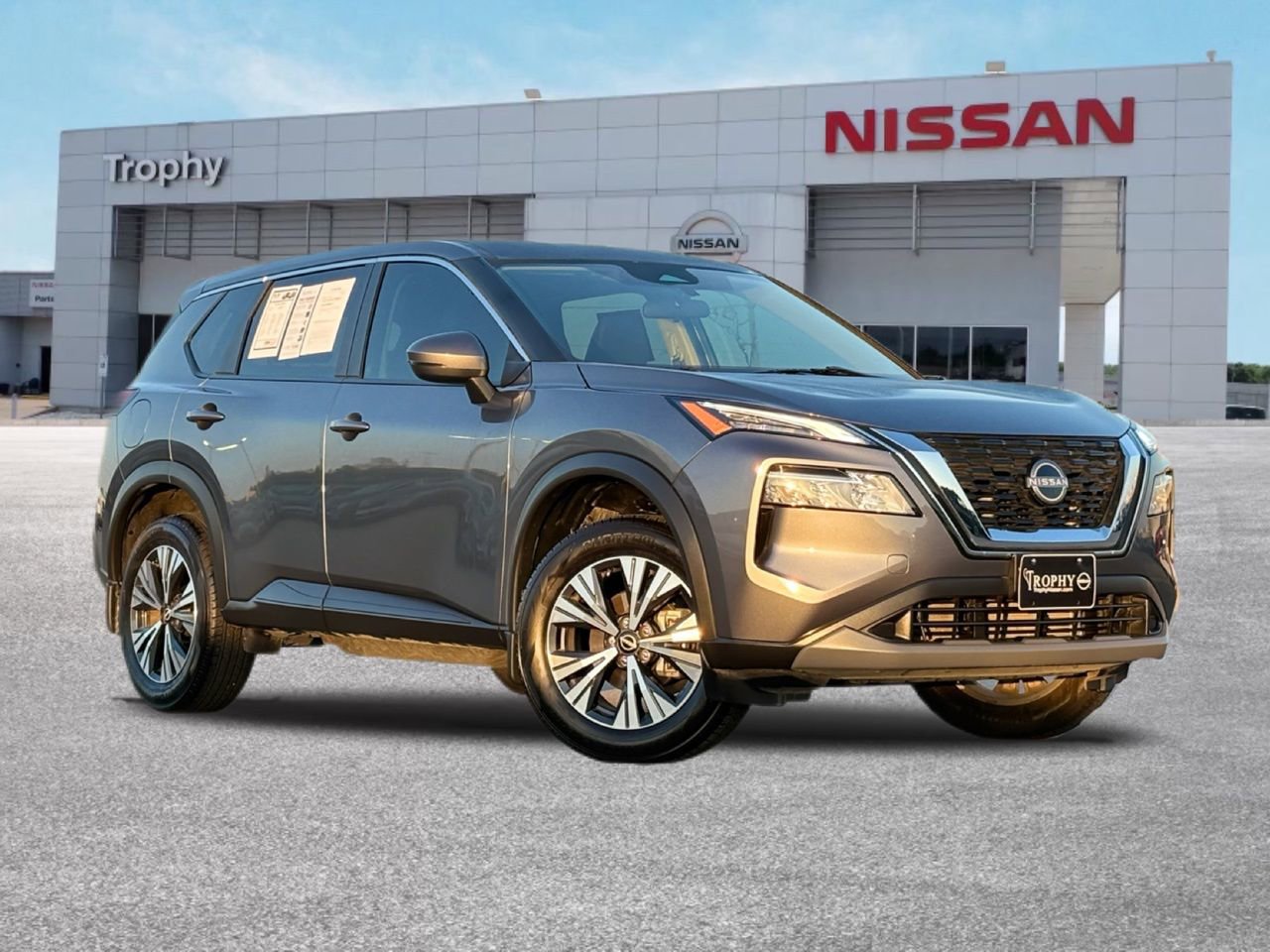 Certified 2022 Nissan Rogue SV image 1