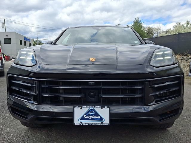 Used 2024 Porsche Cayenne AWD/4WD image 2