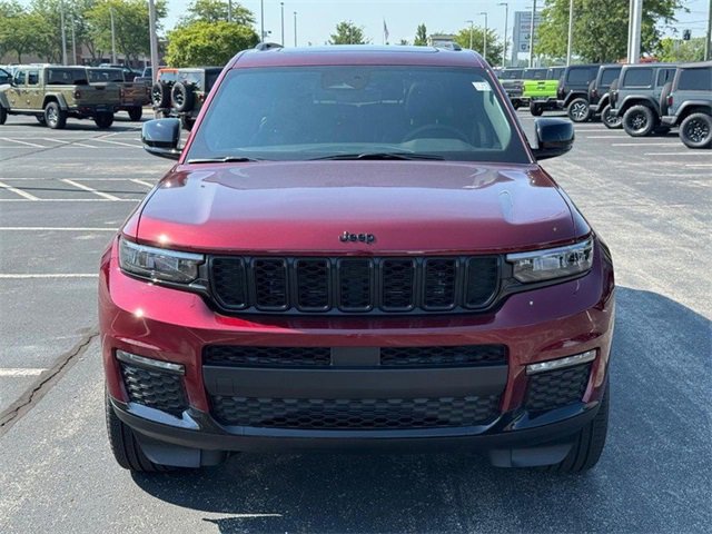 New 2025 Jeep Grand Cherokee L Limited w/ Black Appearance Package image 10