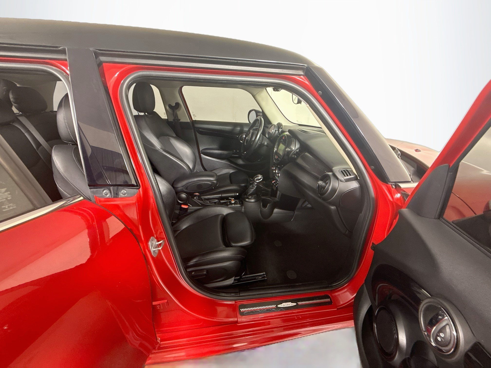 Used 2018 MINI Cooper S FWD image 29