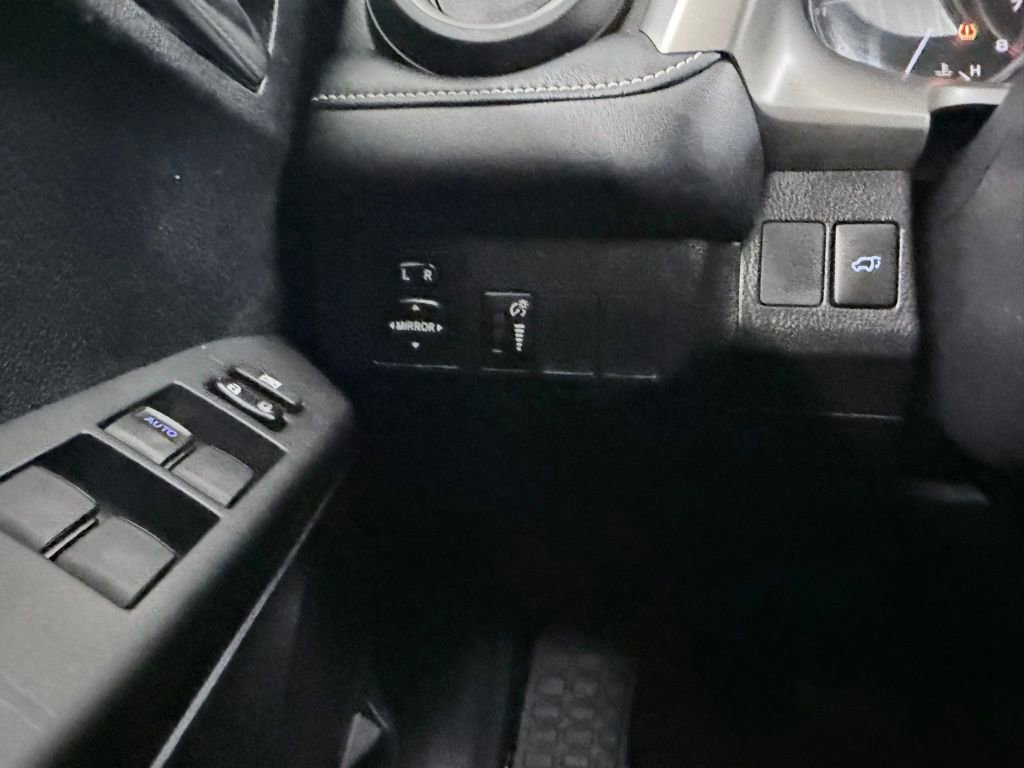 Used 2016 Toyota RAV4 XLE FWD image 21