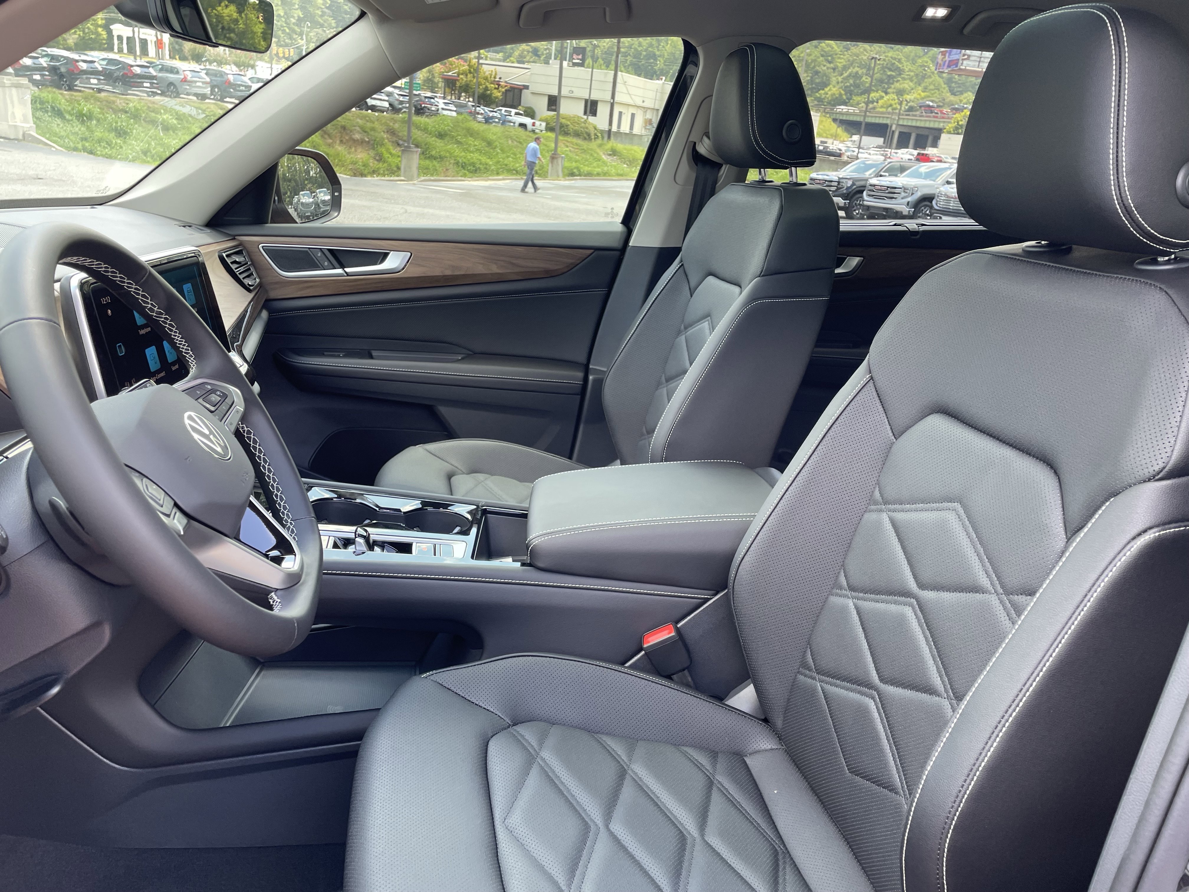 New 2026 Volkswagen Atlas SE image 15
