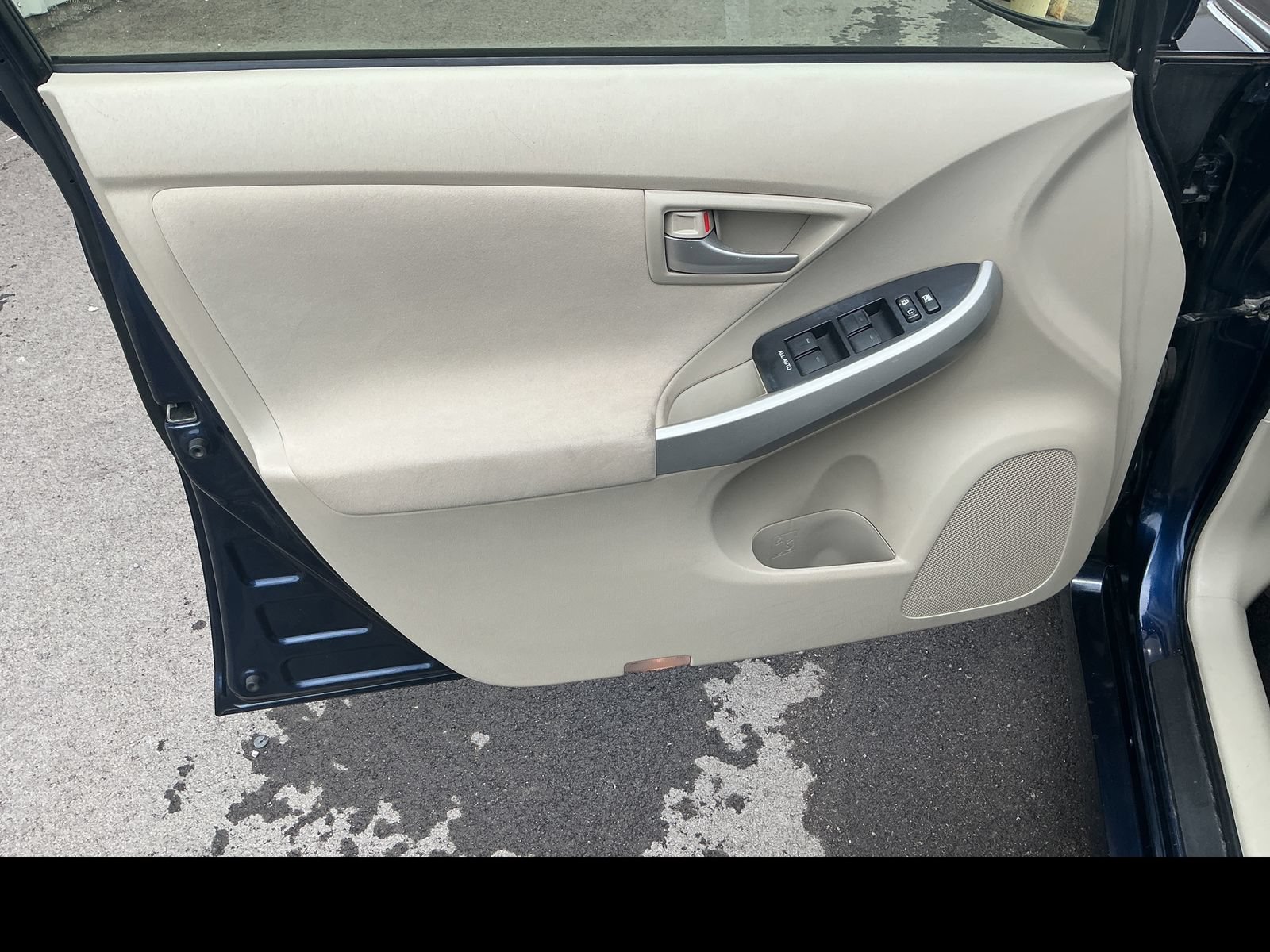 Used 2015 Toyota Prius Two FWD image 11
