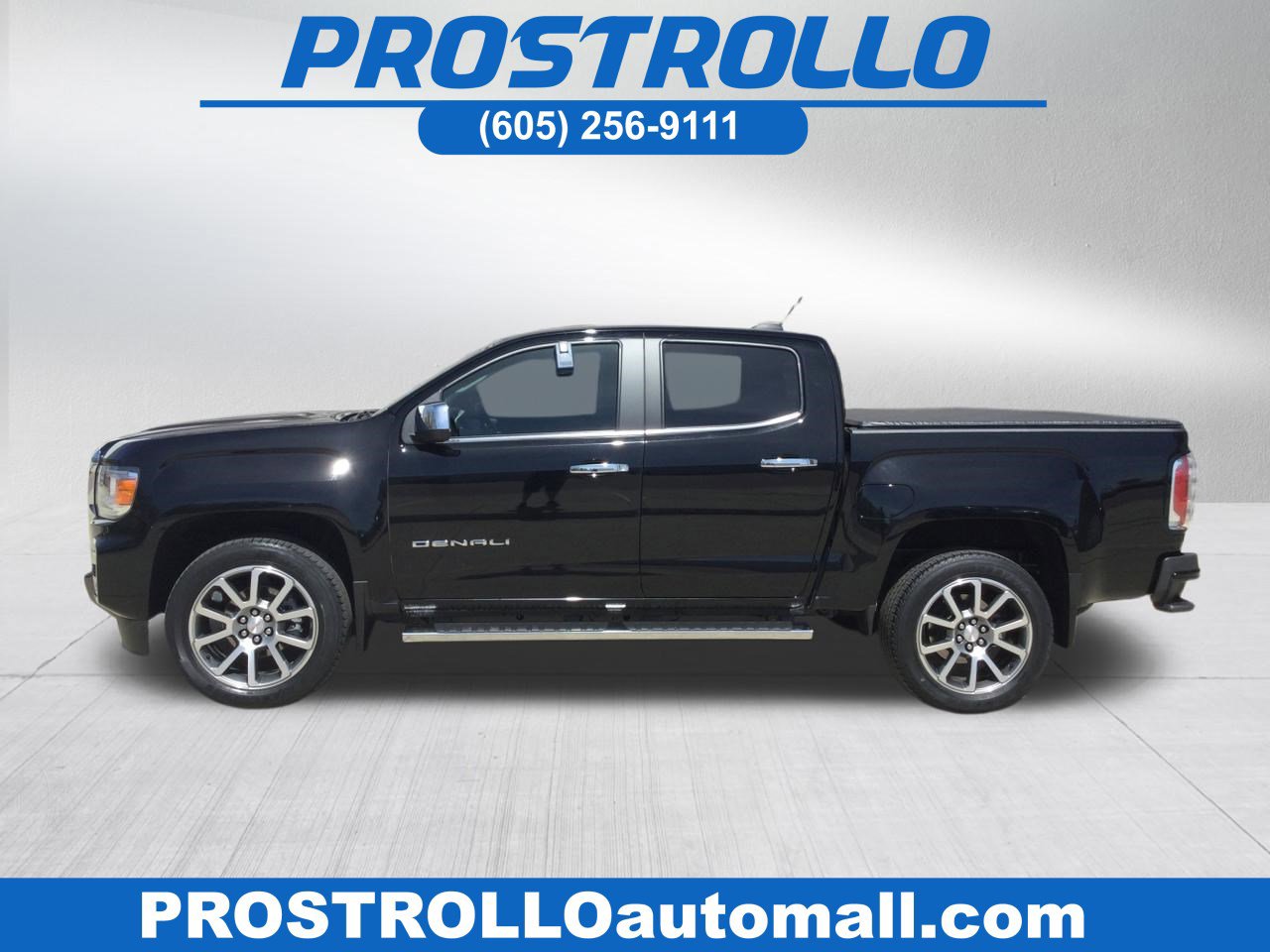 Used 2022 GMC Canyon Denali image 1