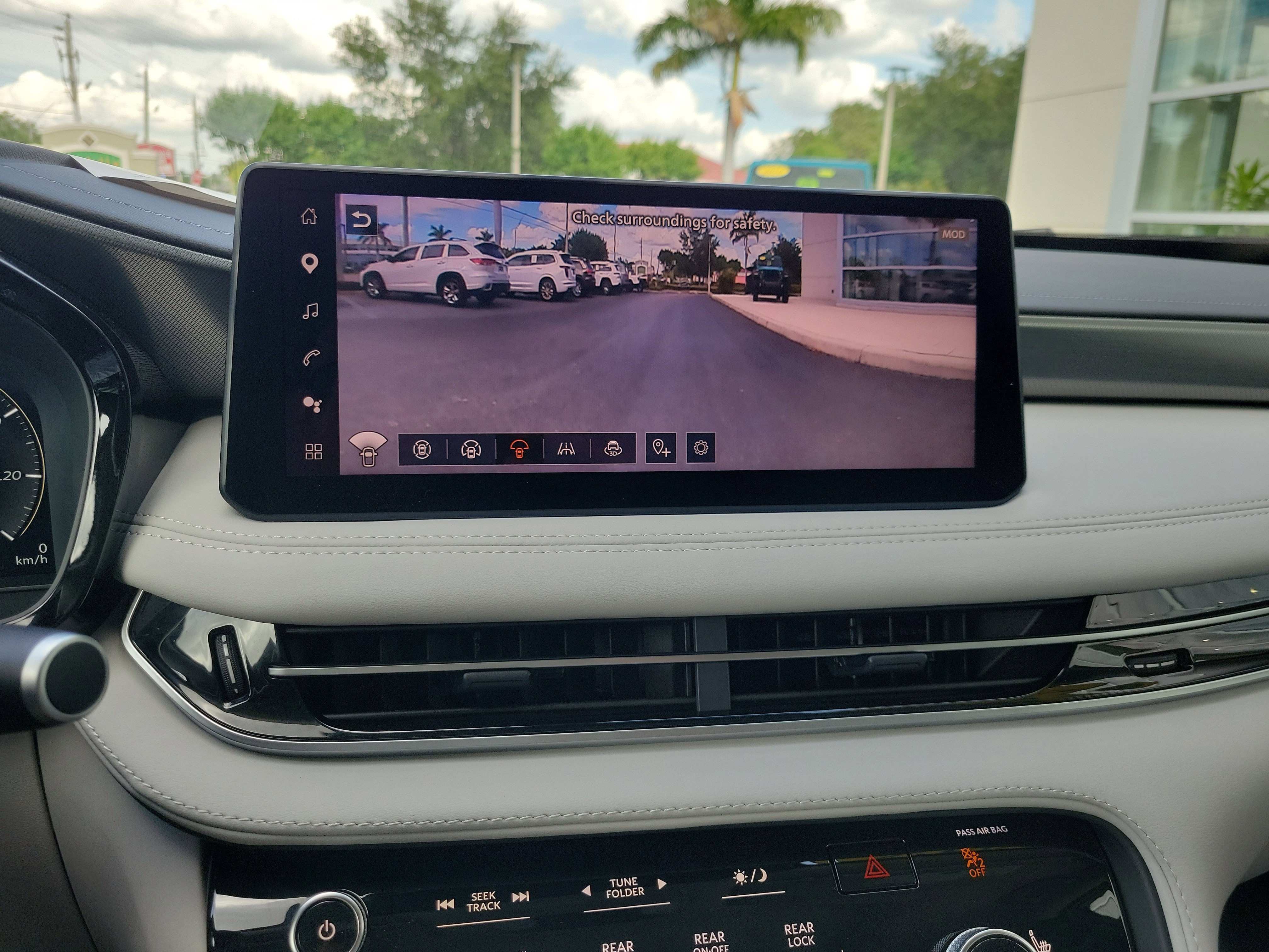 Certified 2026 INFINITI QX60 Luxe w/ Cargo Package FWD image 22