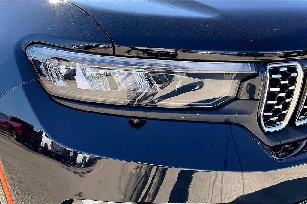 Used 2022 Jeep Grand Cherokee Summit w/ Luxury Tech Group V image 33