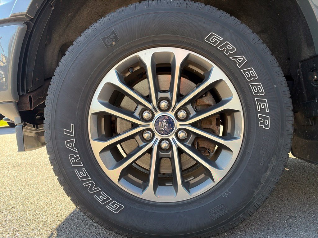 Used 2018 Ford F150 XLT w/ Equipment Group 302A Luxury AWD/4WD image 19