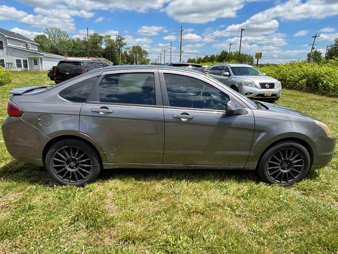 Used 2010 Ford Focus SES FWD image 4