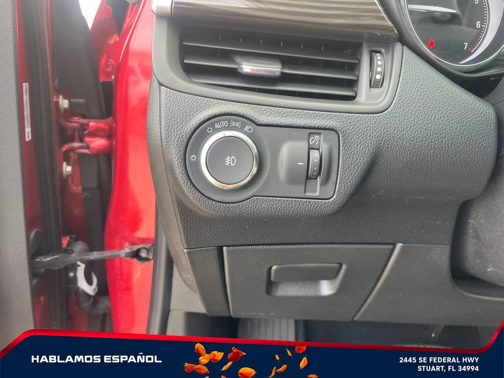 Used 2019 Buick Envision Essence FWD image 25