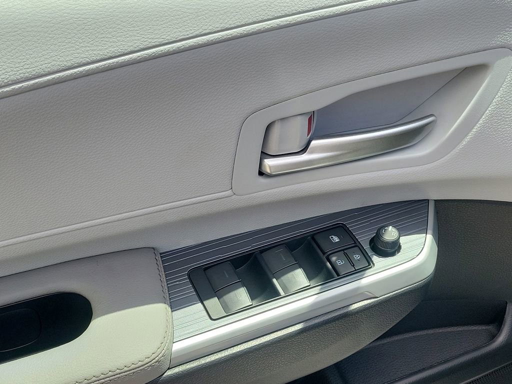 New 2026 Toyota Sienna XLE FWD image 19