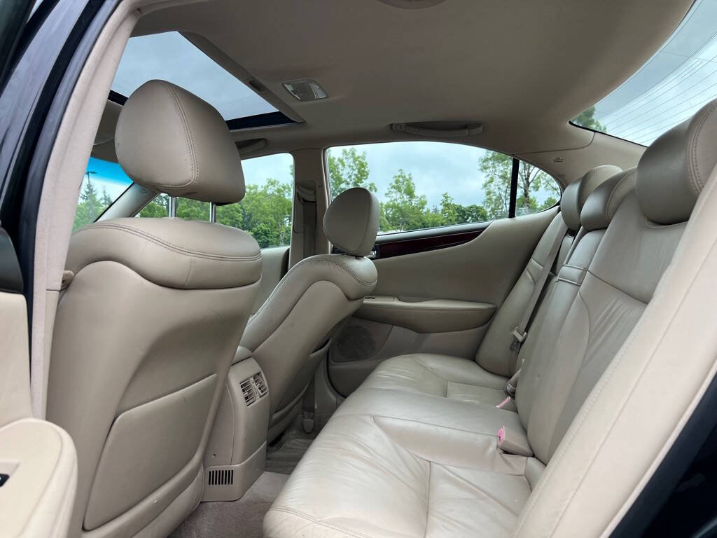 Used 2004 Lexus ES 330 FWD image 15