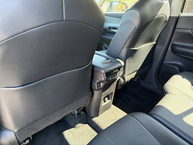 Used 2024 Toyota Grand Highlander AWD image 16