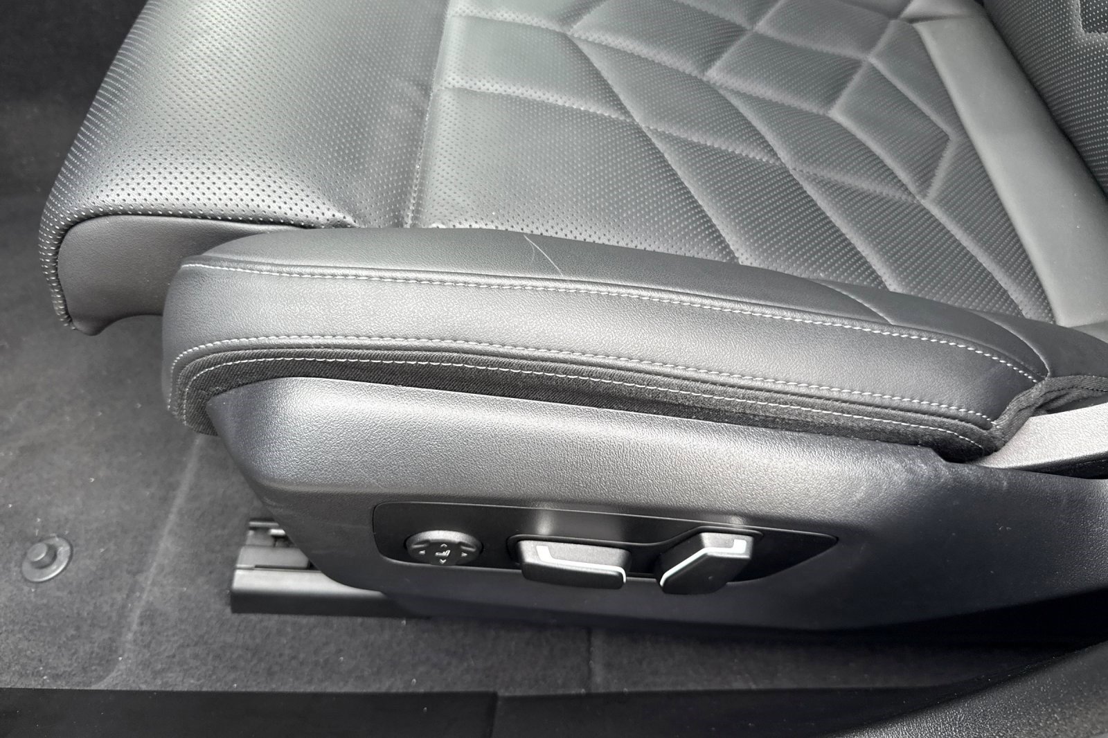 Certified 2024 BMW i5 M60 w/ Premium Package image 14