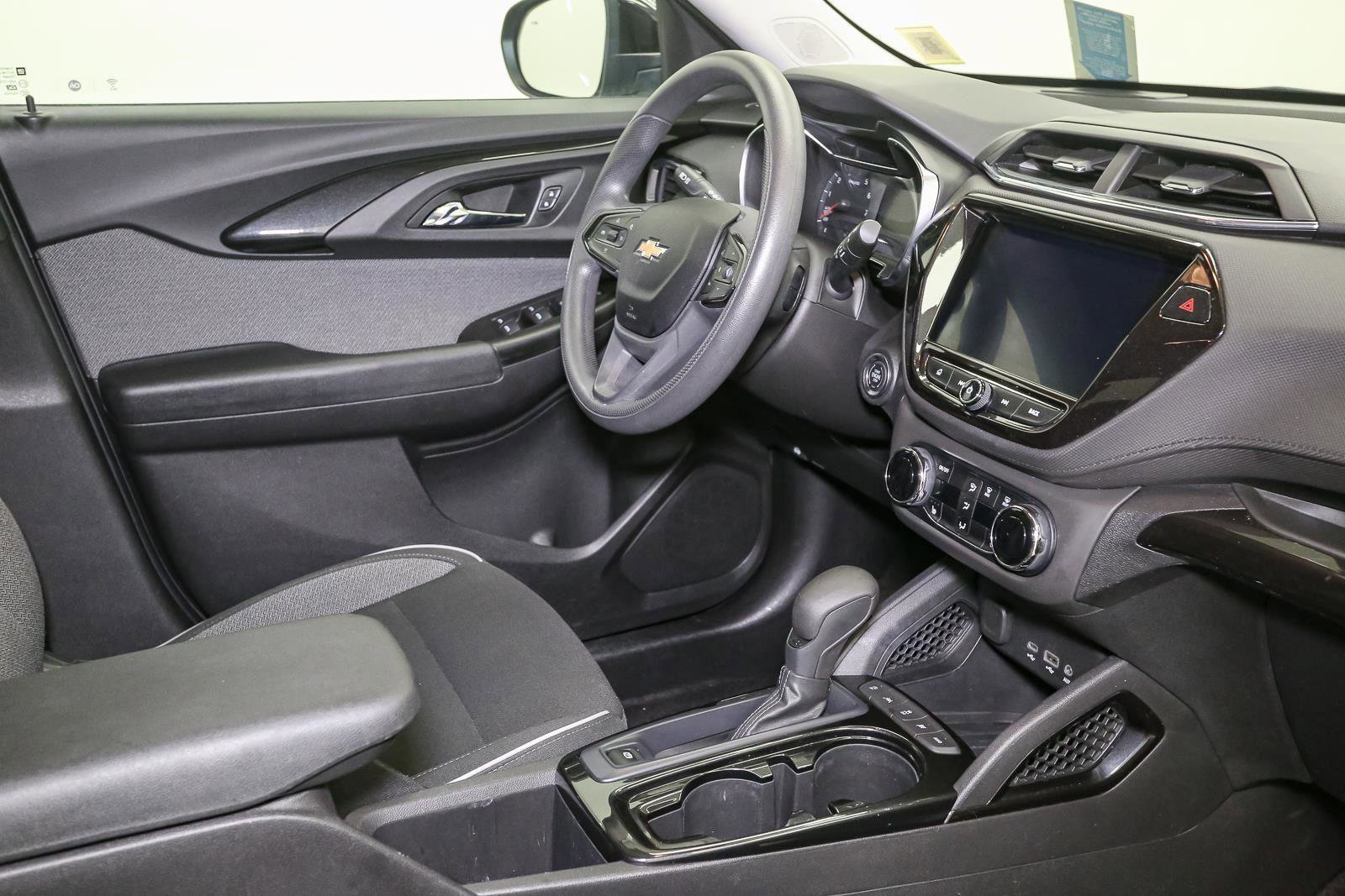 Used 2021 Chevrolet TrailBlazer LT w/ Convenience Package image 19