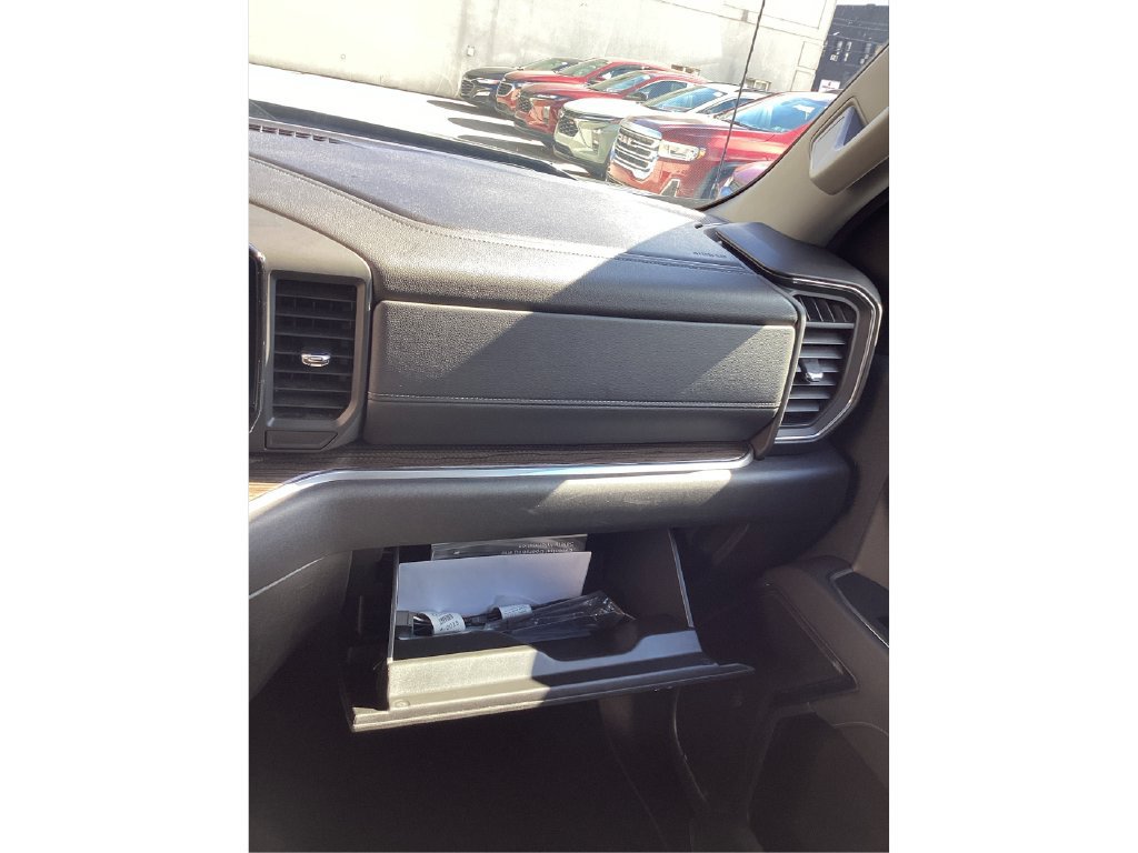 Used 2024 Chevrolet Silverado 1500 LT AWD/4WD image 37