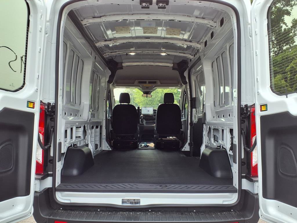 New 2025 Ford Transit 250 148 Medium Roof image 5