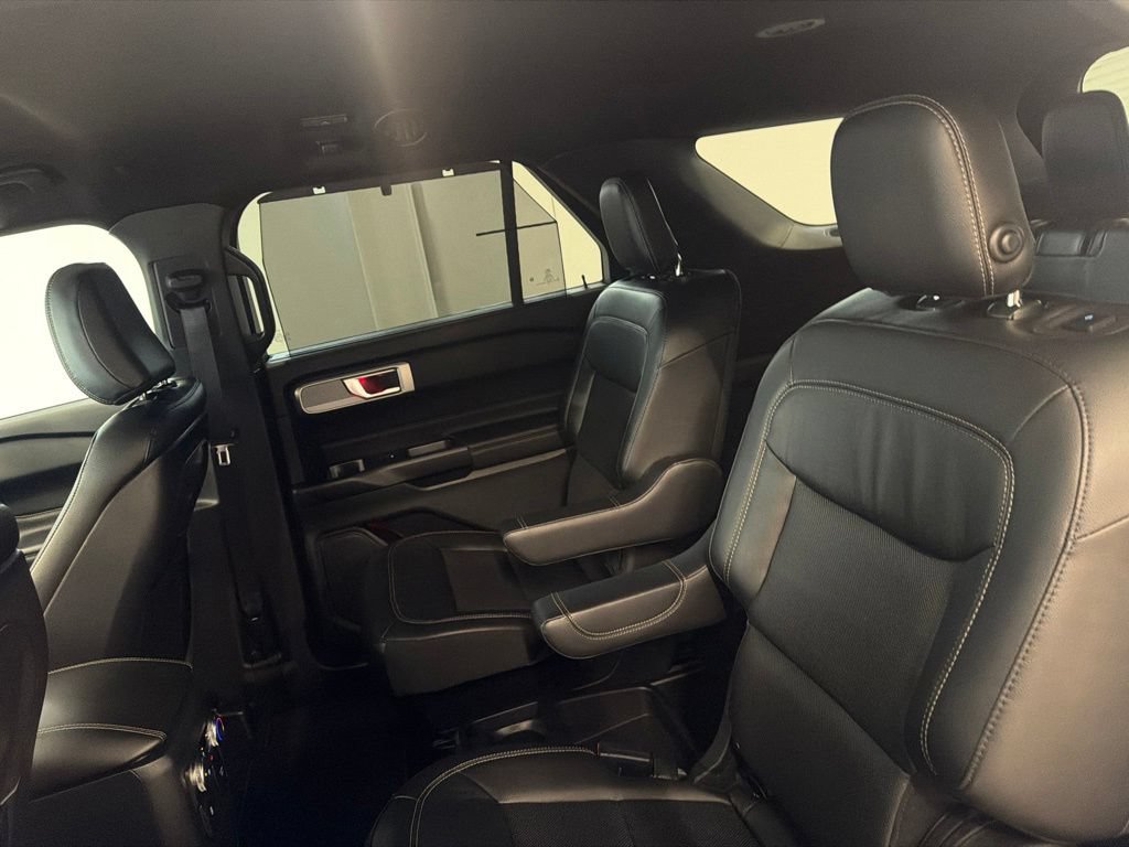 Certified 2020 Ford Explorer Limited w/ Hybrid Equipment Group 310A AWD/4WD image 58