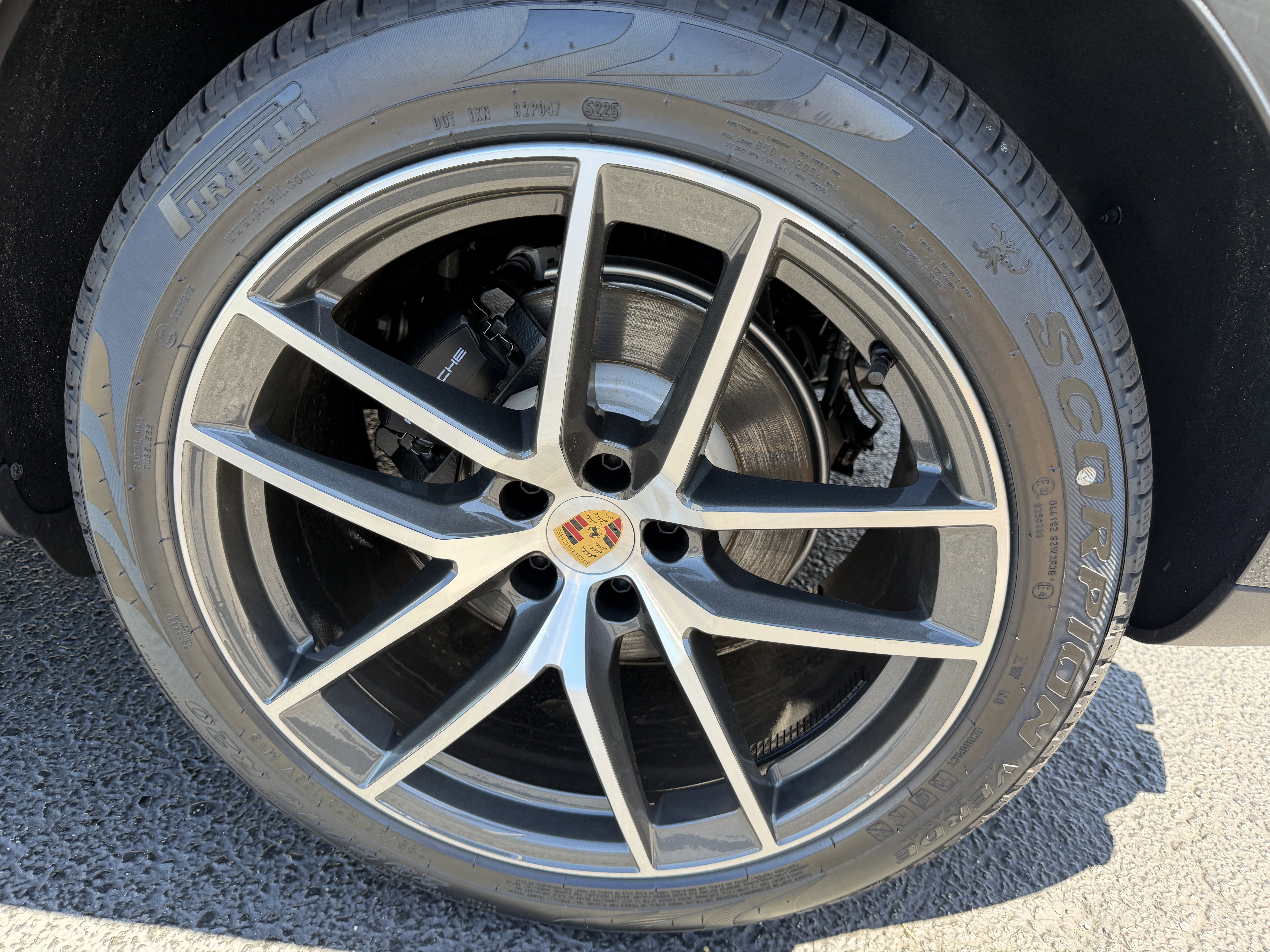 New 2026 Porsche Macan AWD/4WD image 9