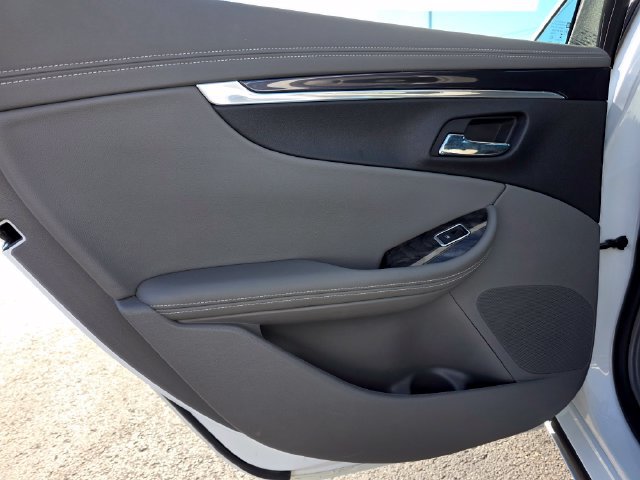 Used 2015 Chevrolet Impala LT w/ Convenience Package FWD image 19