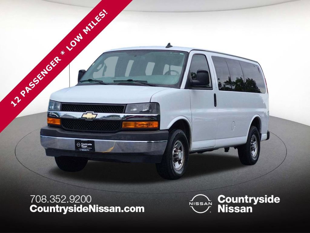 Used 2018 Chevrolet Express 3500 LT w/ LT Preferred Equipment Group RWD image 1