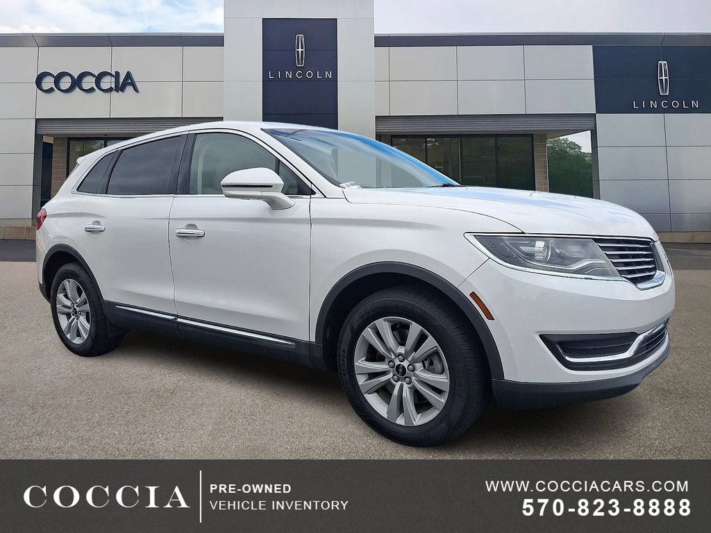 Used 2017 Lincoln MKX Select w/ Select Plus Package AWD/4WD image 3