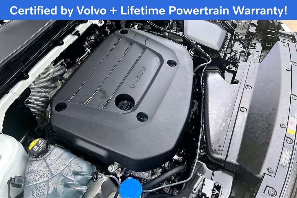 Used 2025 Volvo XC40 B5 Plus AWD/4WD image 43