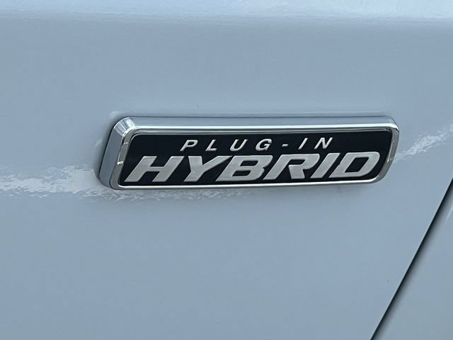 New 2025 Ford Escape SE w/ PHEV Premium Package FWD video 2