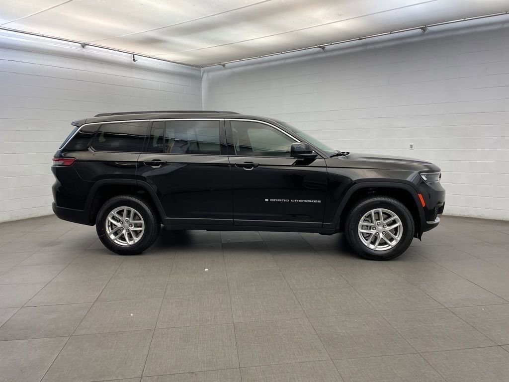 New 2026 Jeep Grand Cherokee L Laredo image 2