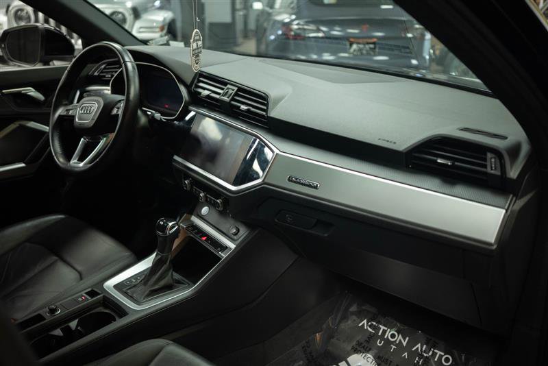 Used 2020 Audi Q3 2.0T Premium w/ Convenience Package AWD/4WD image 15