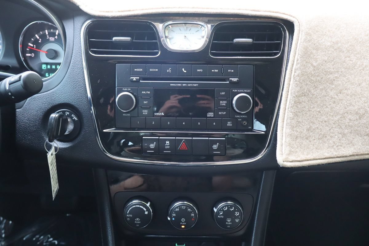 Used 2014 Chrysler 200 Limited FWD image 33