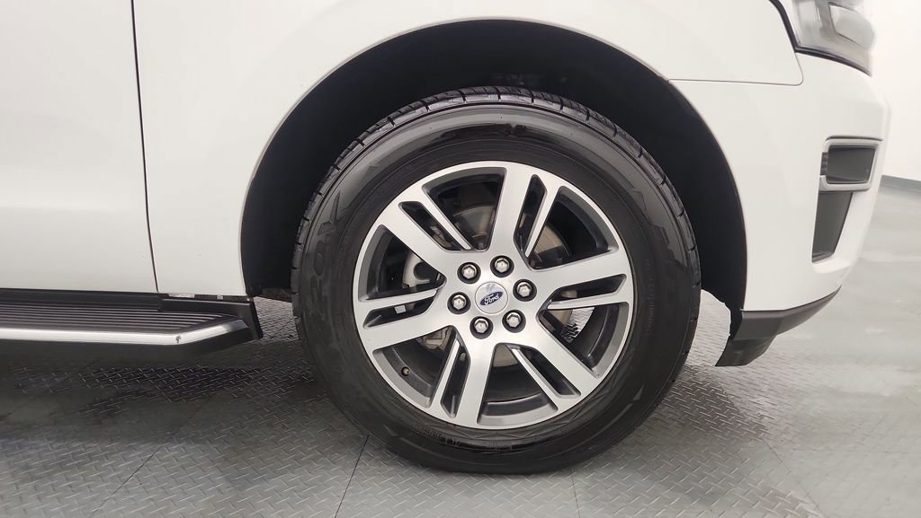 Certified 2023 Ford Expedition Limited image 29