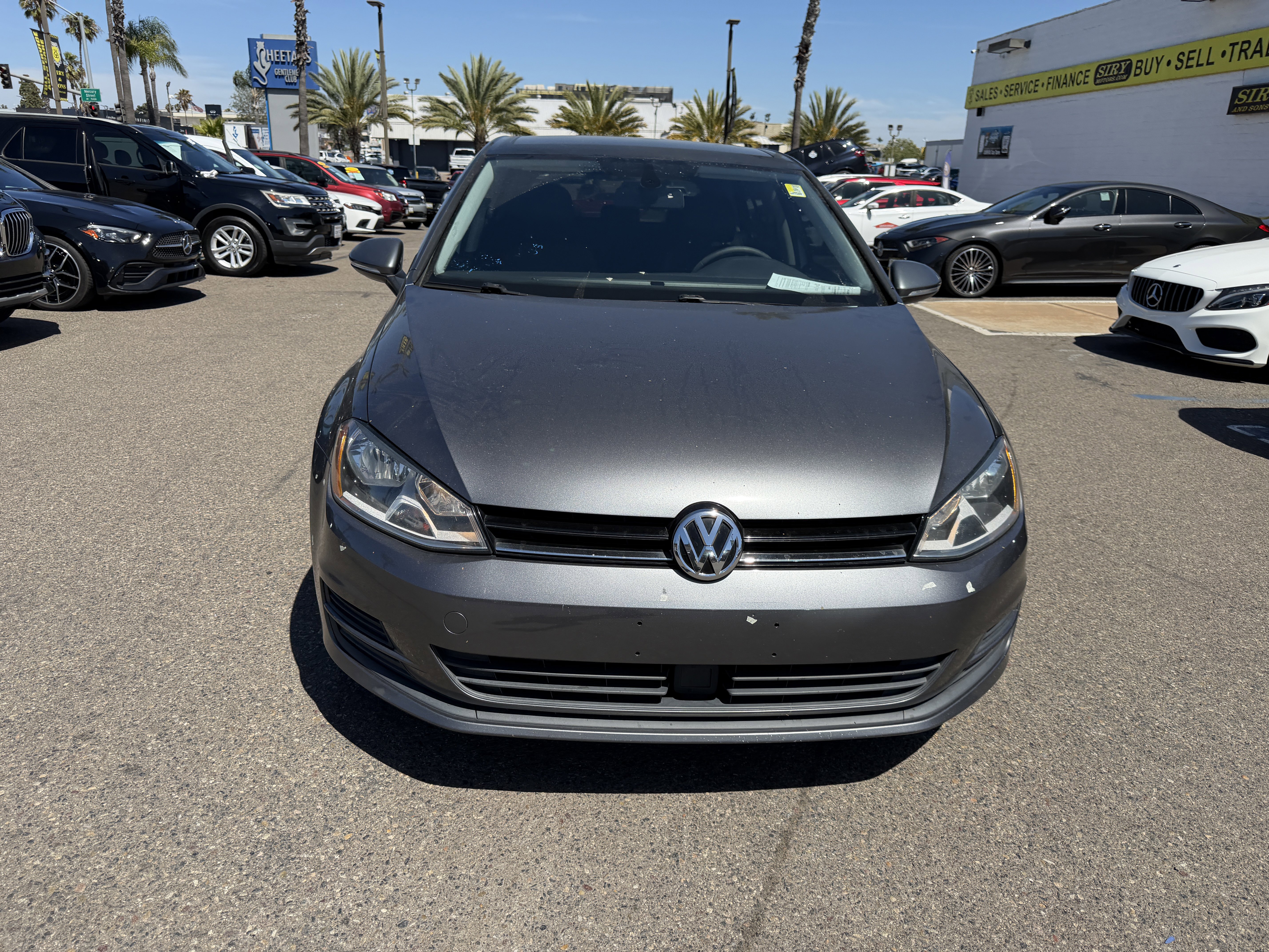 Used 2017 Volkswagen Golf Wolfsburg Edition FWD image 2