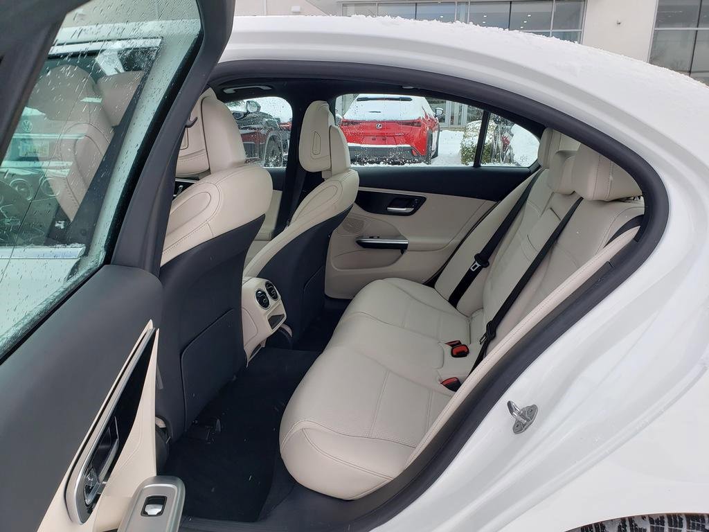 Used 2022 Mercedes-Benz C 300 4MATIC Sedan image 11