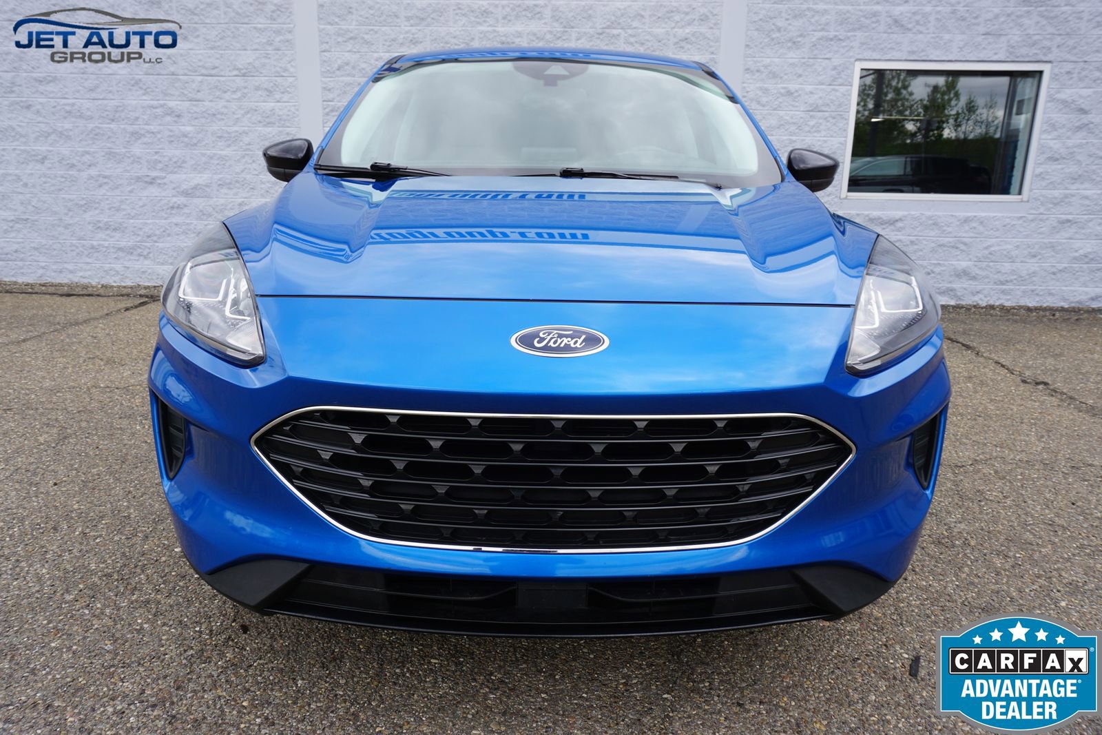 Used 2021 Ford Escape SE w/ SE Sport Appearance Package AWD/4WD image 2