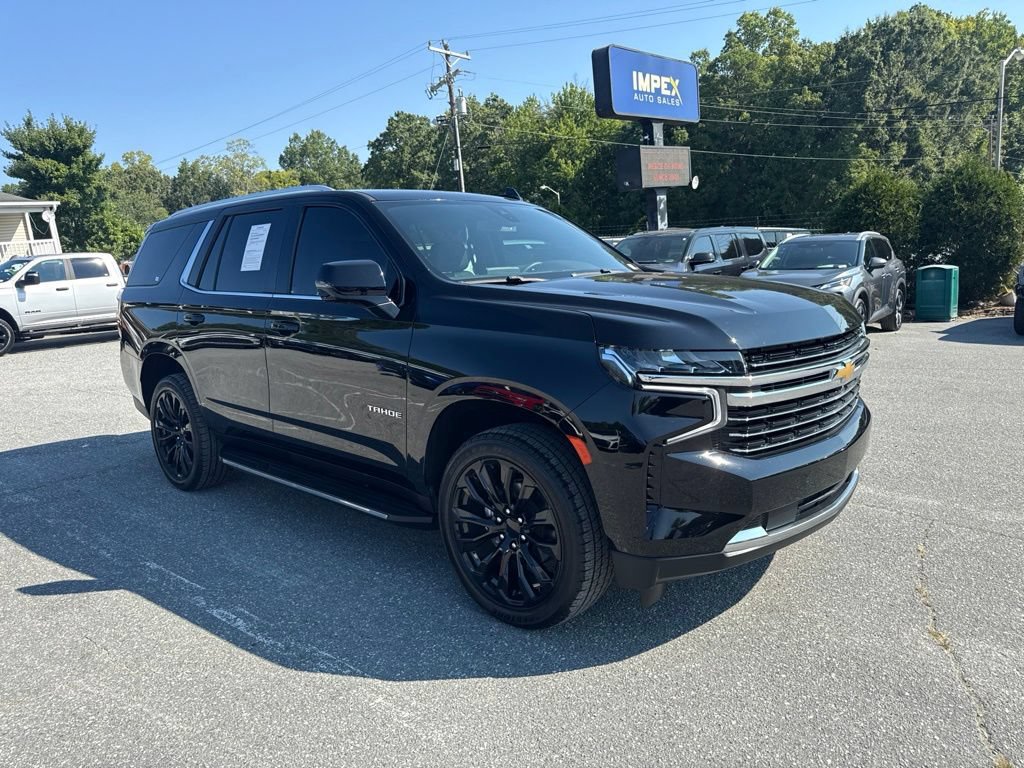 Used 2022 Chevrolet Tahoe LT w/ Luxury Package AWD/4WD image 7