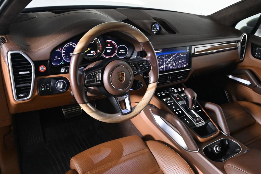 Certified 2023 Porsche Cayenne Turbo S AWD/4WD image 4
